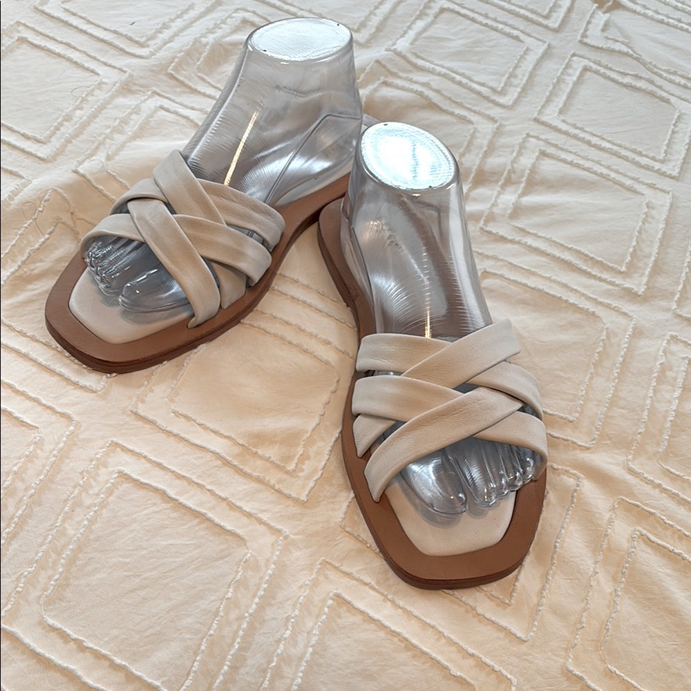 🦀 Crevo sandals white